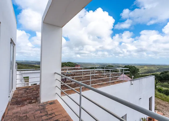 Alto Da Lua B&B 보르데이라