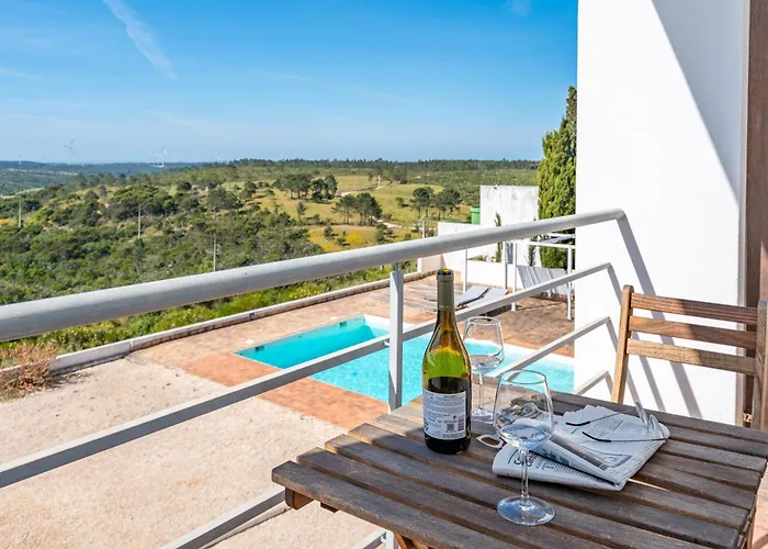 Alto Da Lua B&B 보르데이라