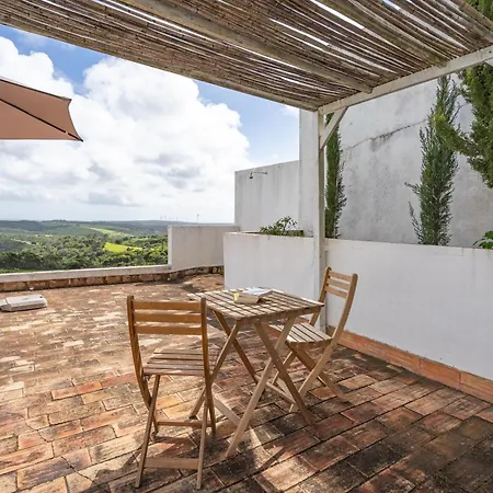 Alto Da Lua Bed & Breakfast 3*