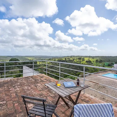 Alto Da Lua Bed & Breakfast 3*